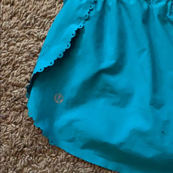 blue/green lululemon shorts - Picture 4 of 6